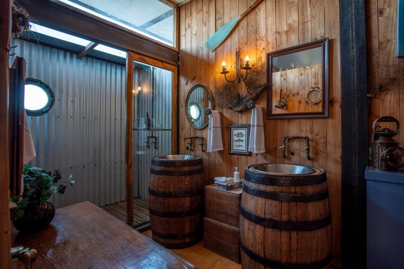 5 Bedroom Property for Sale in The Crags Western Cape